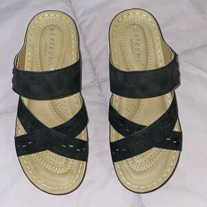 Extreme Comfort slip in sandal’s
